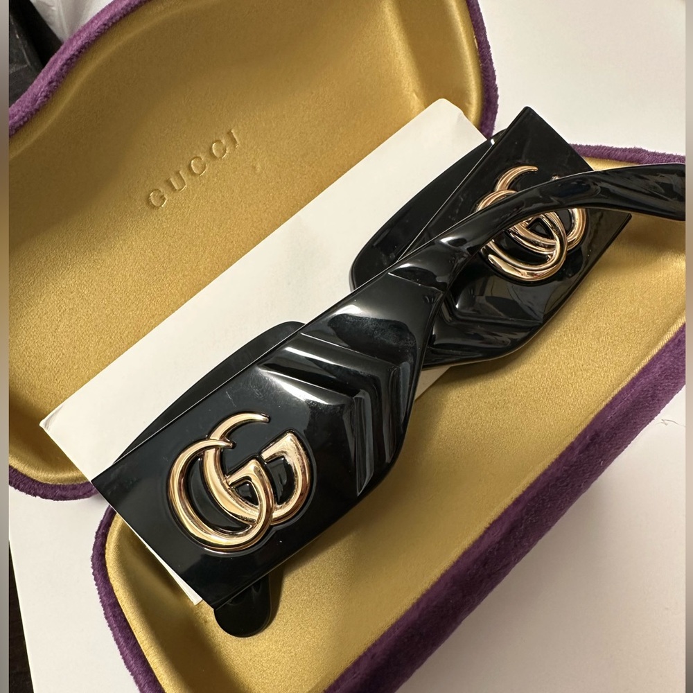 Gucci Black and gold logo GG Sunglasses